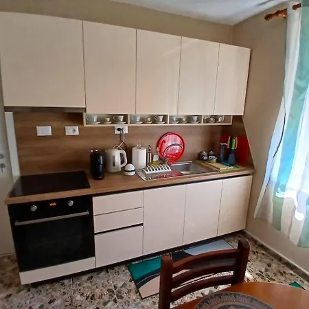 Artist's Τίρανα