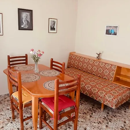 Artist's Διαμέρισμα *